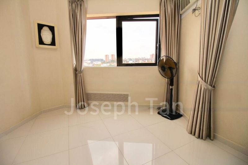 3 Bed Condo for Sale in  Bayshore Park - Image 11