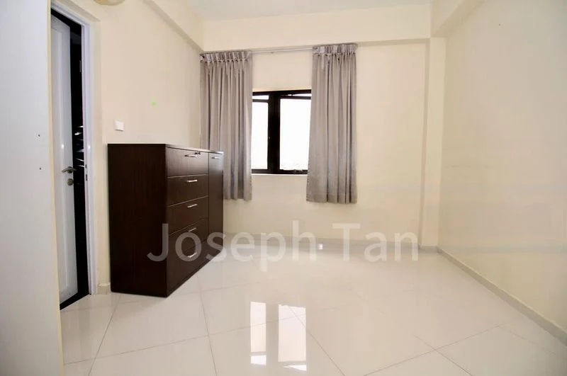 3 Bed Condo for Sale in  Bayshore Park - Image 8