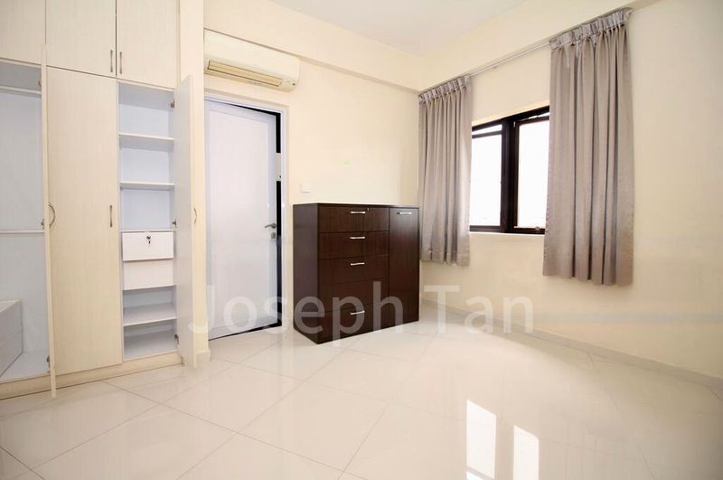 3 Bed Condo for Sale in  Bayshore Park - Image 9