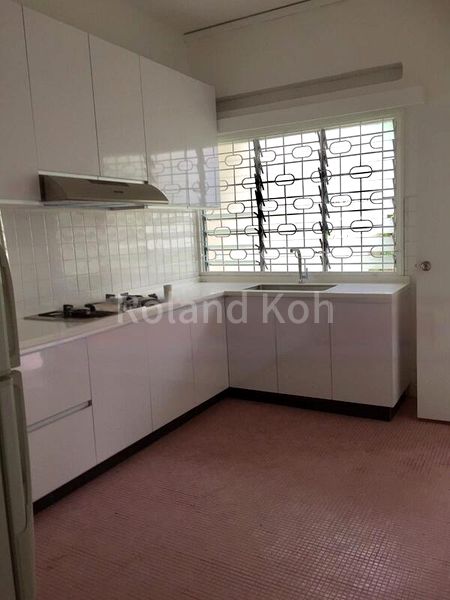 5 Bed Semi-Detached House (Landed) for Sale in  Stratford Court - Image 9