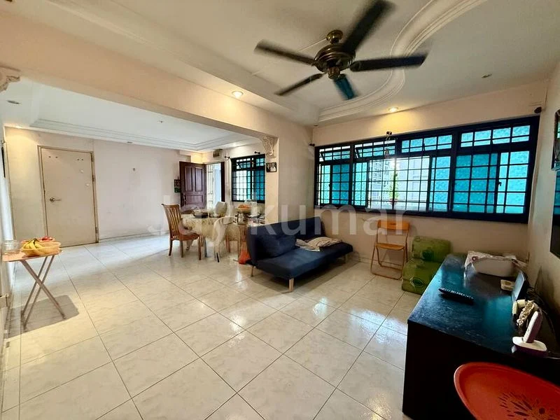 4 Room (4A) HDB for Sale in 942 Hougang Street 92 - Image 1