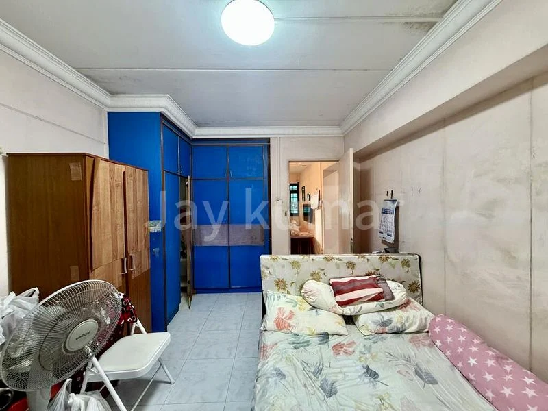 4 Room (4A) HDB for Sale in 942 Hougang Street 92 - Image 4