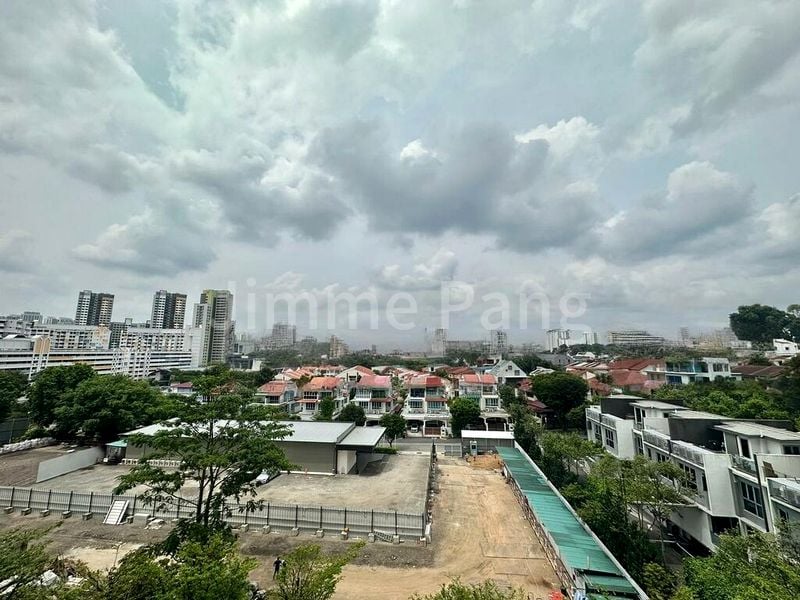 2 Bed Condo for Sale in  Hillsta - Image 3