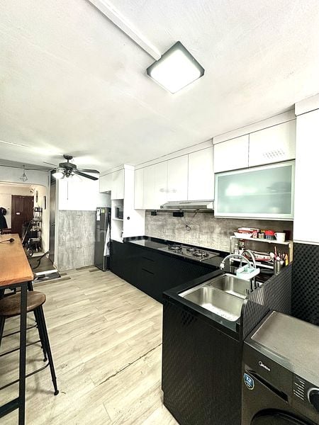 4 Room (4NG) HDB for Sale in  111 Serangoon North Avenue 1 - Image 10