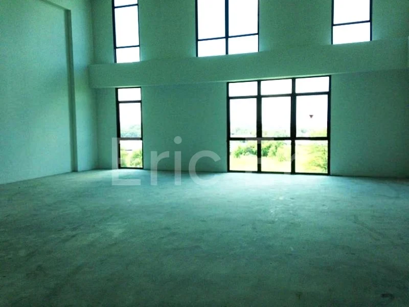 Light Industrial (B1) for Sale in  Primax - Image 1