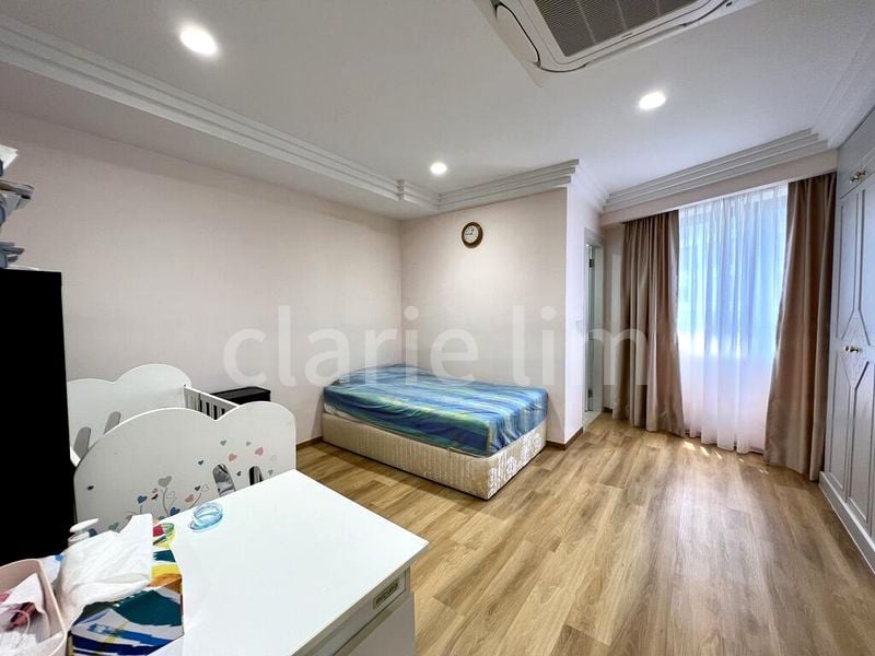 5 Bed Apartment (Condo) for Sale in  The Vantage - Image 7