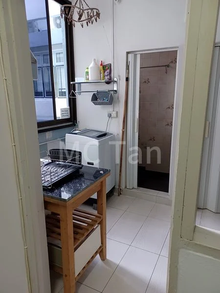 Common Room (Condo) for Rent in Uni Building - Image 6