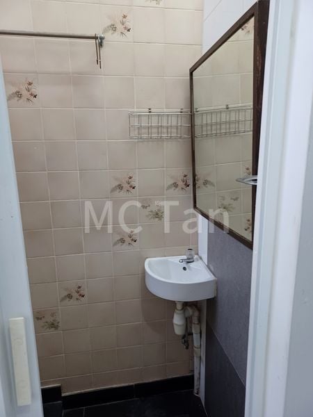 Common Room (Condo) for Rent in Uni Building - Image 3