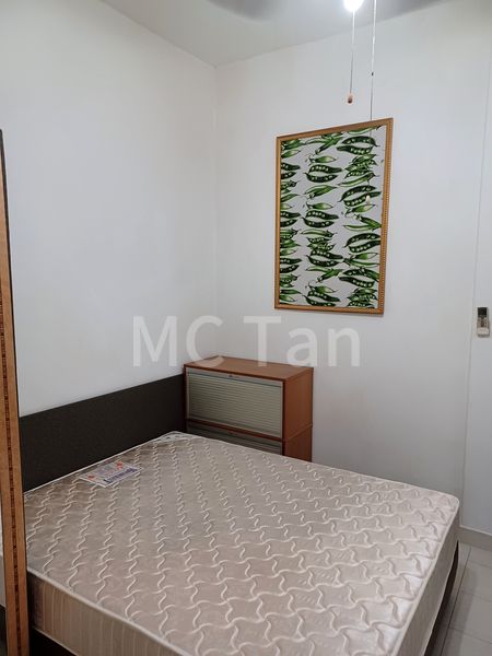 Common Room (Condo) for Rent in Uni Building - Image 7