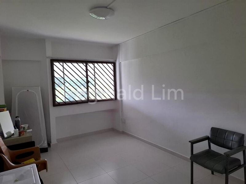 4 Room (4A) HDB for Rent in  118 Clementi Street 13 - Image 5