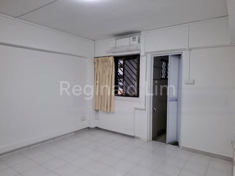 4 Room (4A) HDB for Rent in  118 Clementi Street 13 - Image 8