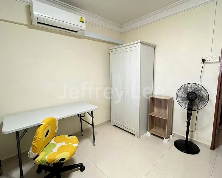 Common Room (HDB) for Rent in 229 Jurong East Street 21 - Image 2