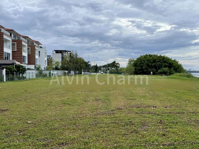 8 Bed Bungalow (Landed) for Sale in Kampong Wak Hassan - Image 2