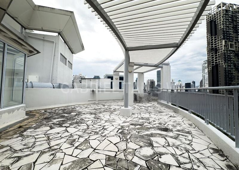 3 Bed Condo for Sale in  The Aston - Image 9