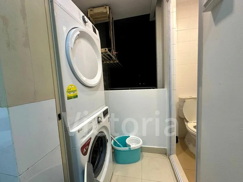 Master Room (Condo) for Rent in The Estiva - Image 7