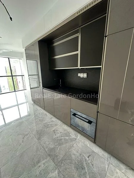 1 Bed Condo for Rent in  Newport Residences / Newport Tower - Image 4