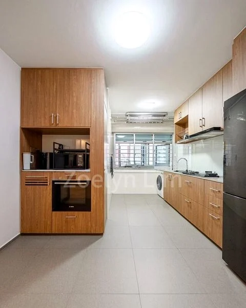 Premium HDB for Sale in  49 Strathmore Avenue - Image 6