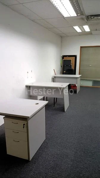 Office for Rent: Sultan Plaza - Image 1