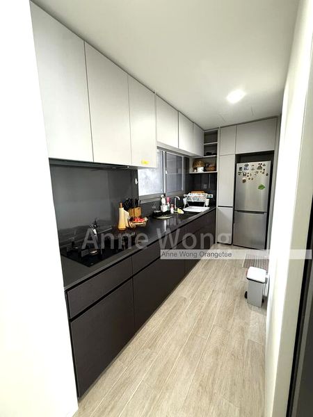 6 Bed Condo for Sale in  Amber Park - Image 2