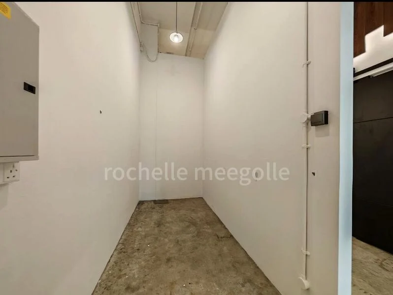 Light Industrial (B1) for Rent: Interlocal Centre - Image 9