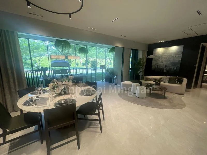 5 Bed Executive Condo for Sale in  Altura - Image 1