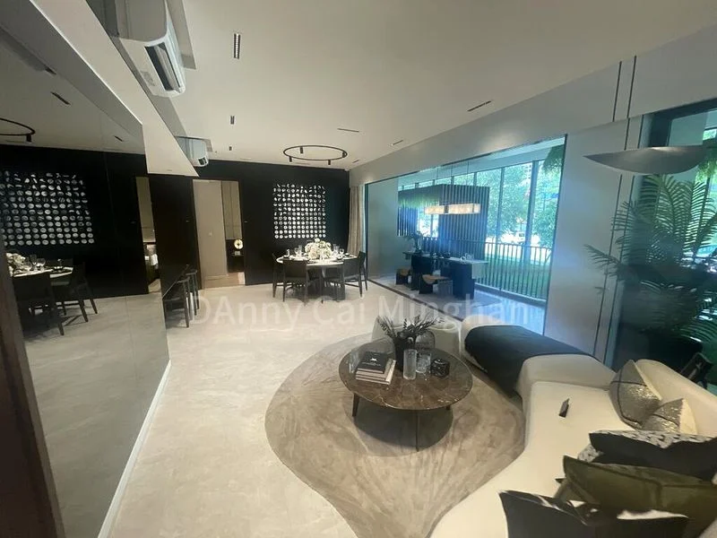 5 Bed Executive Condo for Sale in  Altura - Image 2