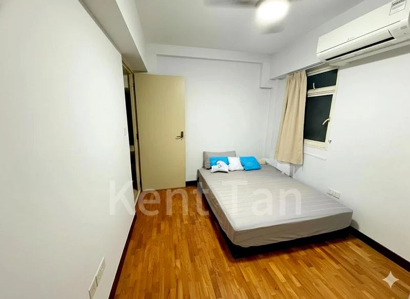 Common Room (HDB) for Rent in  265E Compassvale Bow - Image 1