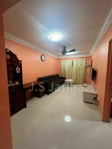 3 Room (3I) HDB for Rent in  340 Bukit Batok Street 34 - Image 3