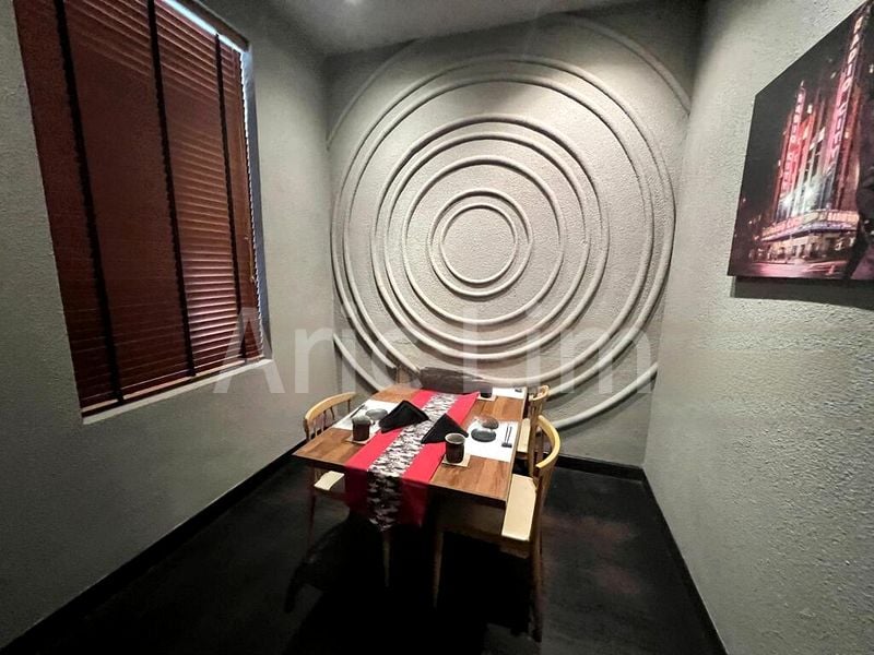 Food & Beverage for Sale: Luxury Shop on Tras Street - Image 1