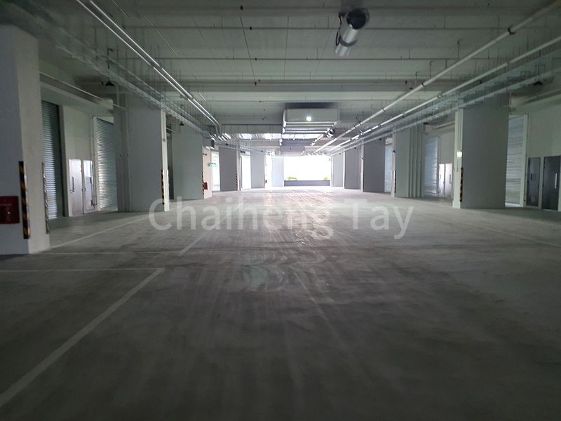 REVV: 1,200 Sq Ft Workshop / Shop for Rent on 123 Main Street, Anytown, CA 12345 - Image 5