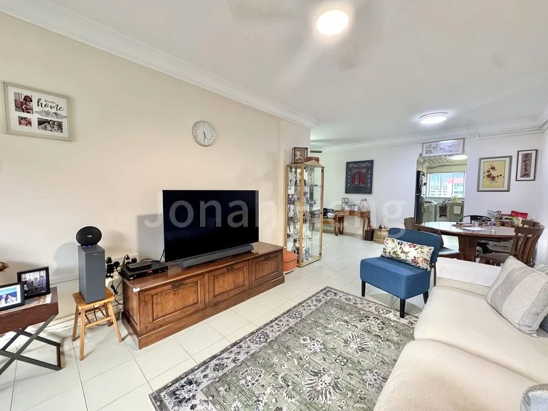 4 Room (4A) HDB for Sale in 402 Yishun Ring Road - Image 3