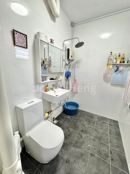 4 Room (4A) HDB for Sale in 402 Yishun Ring Road - Image 9