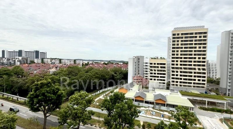 Executive HDB for Sale in  505 Pasir Ris Street 52 - Image 11