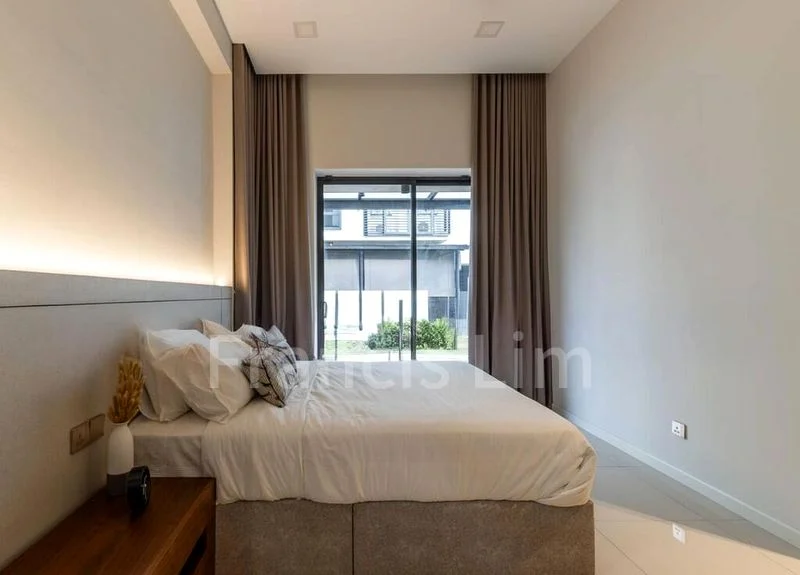 4 Bed Semi-Detached House (Landed) for Sale in  Pasir Ris Beach Park - Image 2