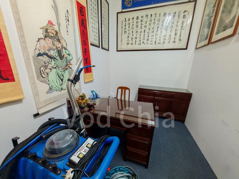 Light Industrial (B1) for Rent: Midview City - Image 1