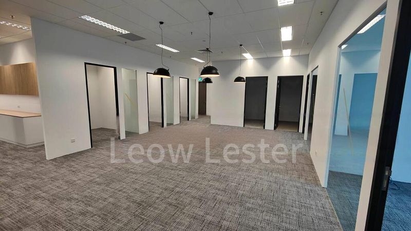 Light Industrial (B1) for Rent: 8m high ramp-up warehouse, industrial use, 20kn floor load, 40-foot access. - Image 2