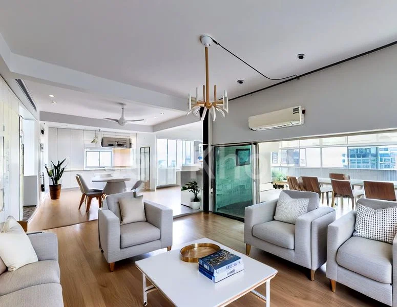 4 Bed Condo for Sale in  Holland Tower - Image 1