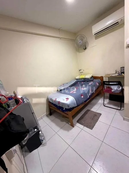 Common Room (Condo) for Rent in  En Fu Mansions - Image 6