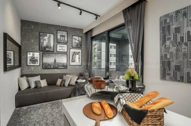 2 Bed Apartment (Condo) for Sale in  M5 - Image 3