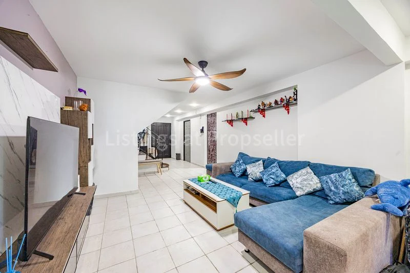 Maisonette HDB for Sale in 648 Woodlands Ring Road - Image 2