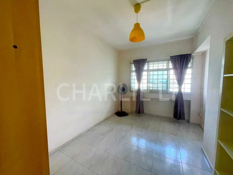5 Room (5A) HDB for Rent in  739 Pasir Ris Drive 10 - Image 2