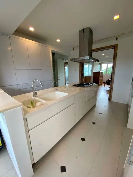 3 Bed Apartment (Condo) for Rent in  Holland Court - Image 12