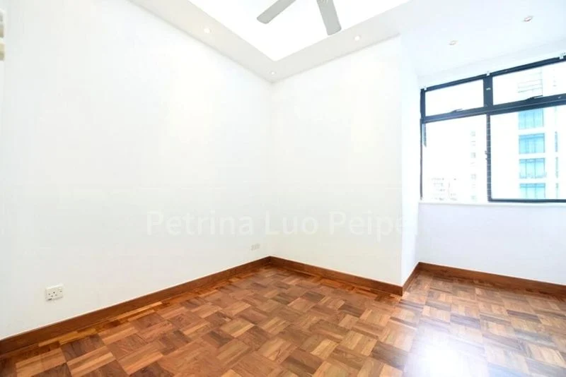 5 Bed Condo for Rent in  Spring Grove - Image 6