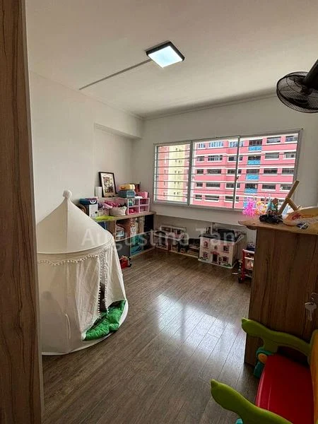 5 Room (5A) HDB for Rent in  715 Tampines Street 71 - Image 7