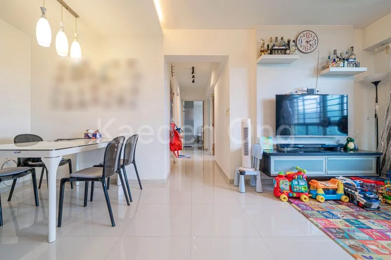 4 Room (4A) HDB for Sale in 313A Sumang Link - Image 2