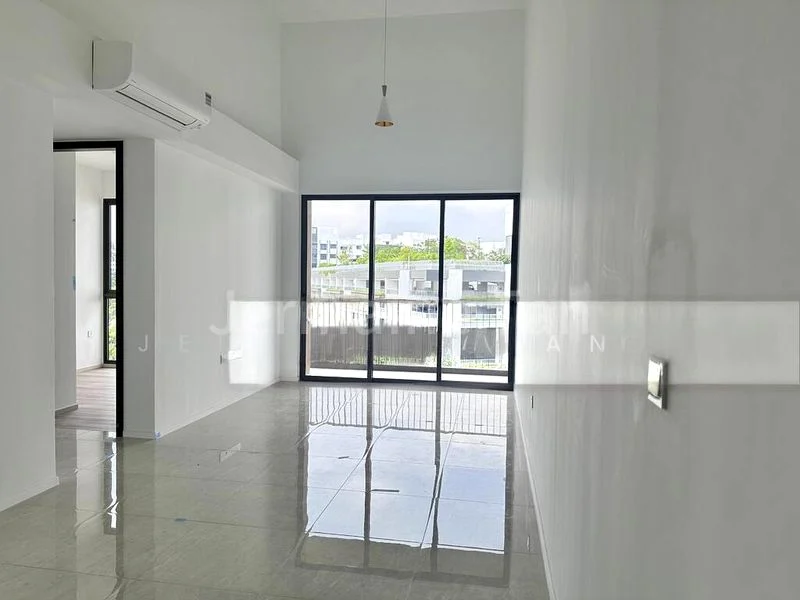 3 Bed Condo for Sale in  The Watergardens At Canberra - Image 2