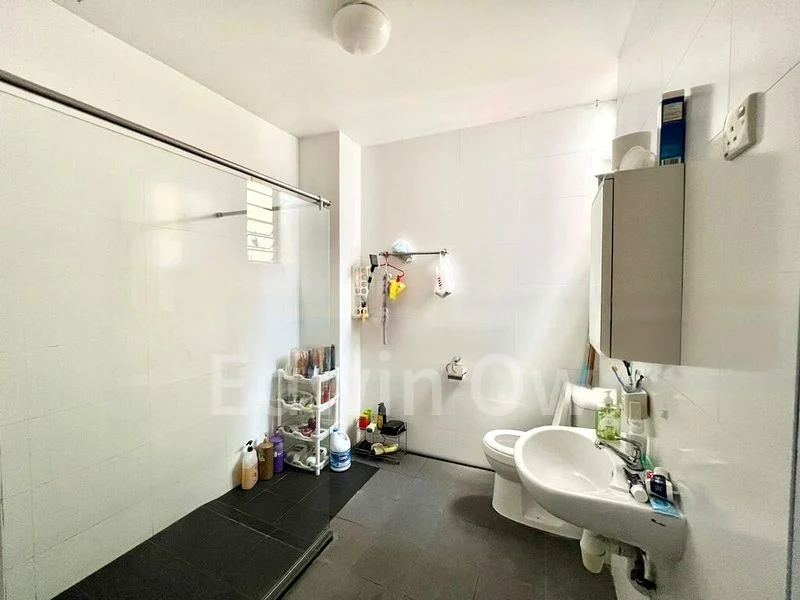 4 Bed Terraced House (Landed) for Sale in  Lengkong Tiga - Image 10