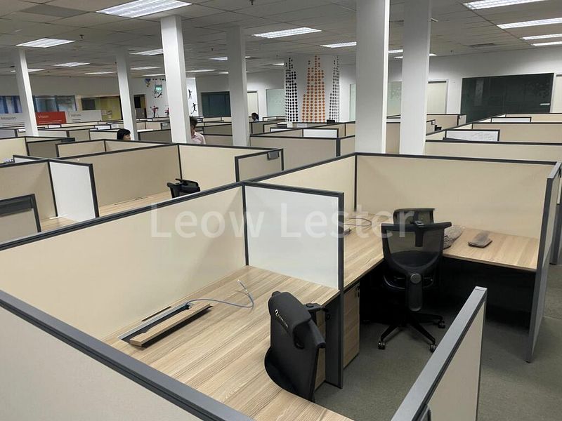 Light Industrial (B1) for Rent: Fitted IT technology office for 70 pax near mrt station, with gym, cafes, supermarket & foodcourt. - Image 3