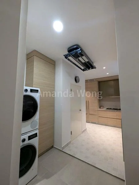 3 Bed Condo for Rent in 15 Holland Hill - Image 5