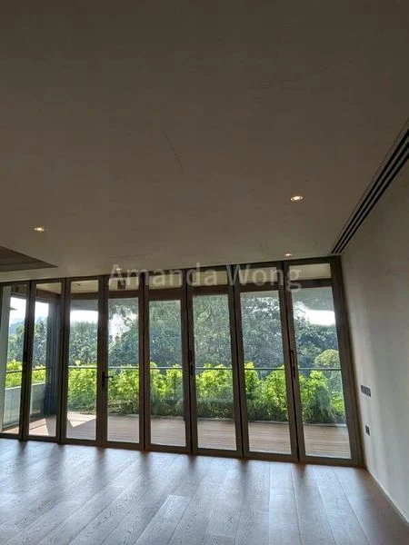 3 Bed Condo for Rent in 15 Holland Hill - Image 2